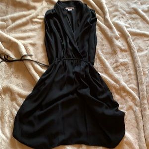 Black Sleeveless Dress with pockets